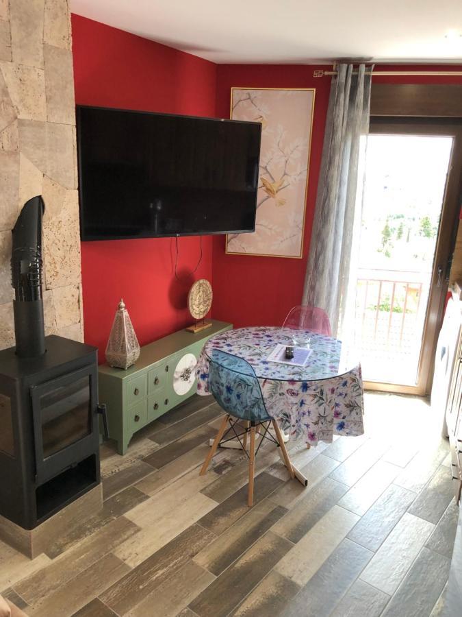 Apartamentos Deluxe Con Jacuzzi O Chimenea Love For Two Collado Mediano Zewnętrze zdjęcie
